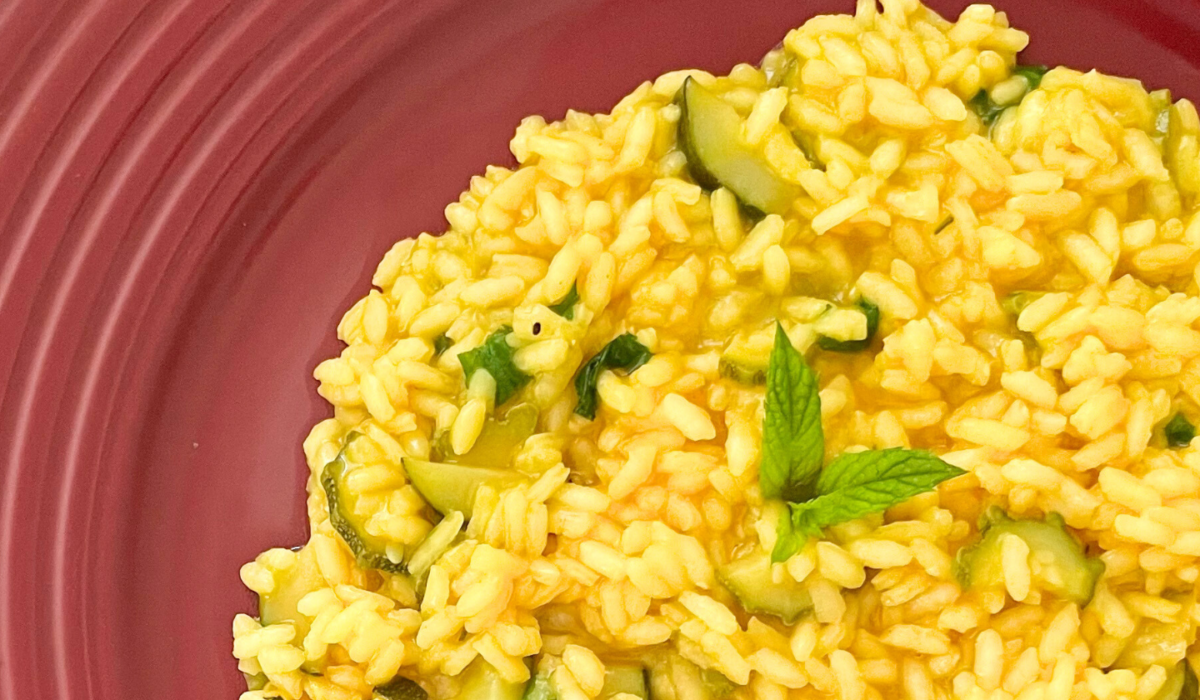 Risotto allo zafferano con zucchine e menta